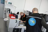 Das Team von TVA - Fernsehen für Ostbayern war vor wenigen Tagen zu Gast am Campus Regenstauf und hat sich ein Bild vom aktuellen Unterrichtsgeschehen gemacht. Hier können Sie den Beitrag in voller Länge ansehen.