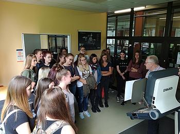 Besuch Mädchenrealschule Schwandorf an der Technikerschule Regenstauf