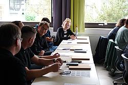 Die Teilnehmenden sammeln gemeinsam Ideen für das Drei Säulen Modell.