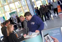 Im Oktober 2017 wurde die Spiegelaula am Campus Regenstauf zur Messehalle, zwölf Ausstellerfirmen präsentierten attraktive Karrierechancen in der Zeitarbeit Im Oktober 2017 wurde die Spiegelaula am Campus Regenstauf zur Messehalle, zwölf Ausstellerfirmen präsentierten attraktive Karrierechancen in der Zeitarbeit