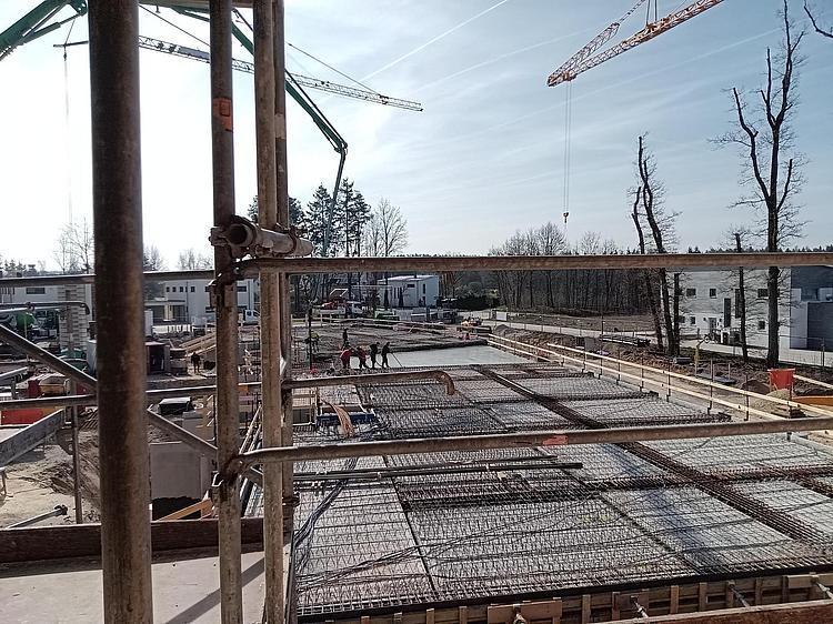 Rohbaustelle mit Tiefgarage der Firma Ehrenreich GmbH in Steinberg am See