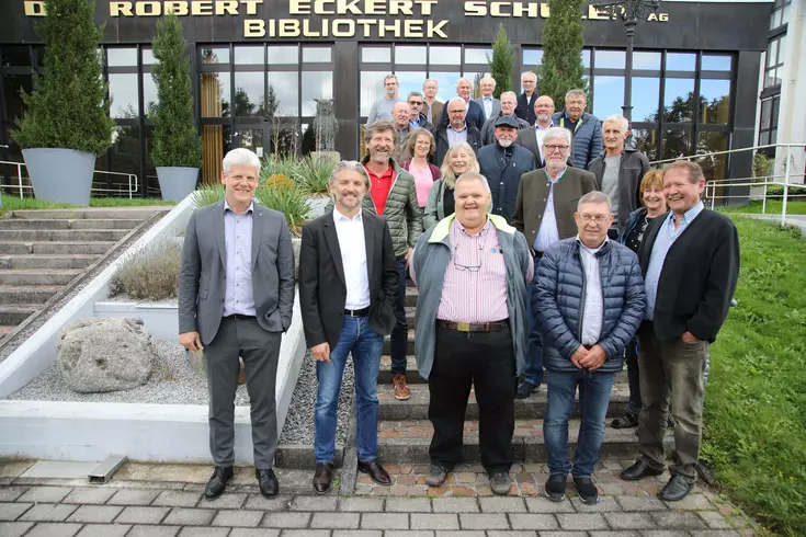 Gruppenfoto 40 Jahre Abschluss Staatlich geprüfter Techniker Gruppenfoto 40 Jahre Abschluss Staatlich geprüfter Techniker