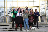 Die Gewinner:innen der Challenge feiern ihren Erfolg und die „Ich bin ein Eckert Talent“-Medaillen. (Foto: Eckert Schulen) Die Gewinner:innen der Challenge feiern ihren Erfolg und die „Ich bin ein Eckert Talent“-Medaillen. (Foto: Eckert Schulen)