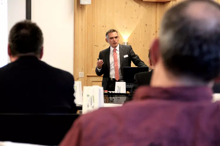 „Vor dem Hintergrund des knapper werdenden Fachkräfteangebots bemerken viele Unternehmen deutlich, dass es schwieriger wird, neue Talente zu finden, aber sie handeln noch nicht entsprechend“, so Thomas Wagenpfeil - Initiator des Deutschen Bildungspreises. „Vor dem Hintergrund des knapper werdenden Fachkräfteangebots bemerken viele Unternehmen deutlich, dass es schwieriger wird, neue Talente zu finden, aber sie handeln noch nicht entsprechend“, so Thomas Wagenpfeil - Initiator des Deutschen Bildungspreises.