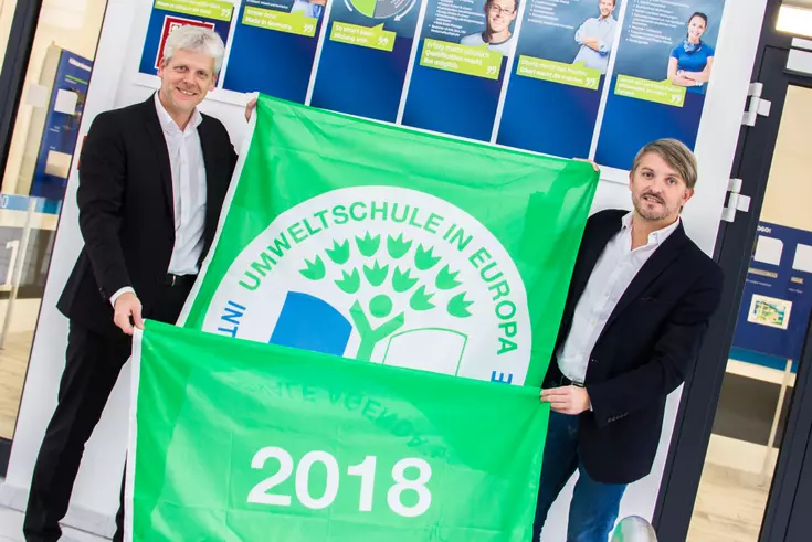 Markus Johannes Zimmermann (Geschäftsführer der Dr. Eckert Akademie) und Carsten Seefelder (Fachbereichsleiter Maschinenbau) Markus Johannes Zimmermann (Geschäftsführer der Dr. Eckert Akademie) und Carsten Seefelder (Fachbereichsleiter Maschinenbau)