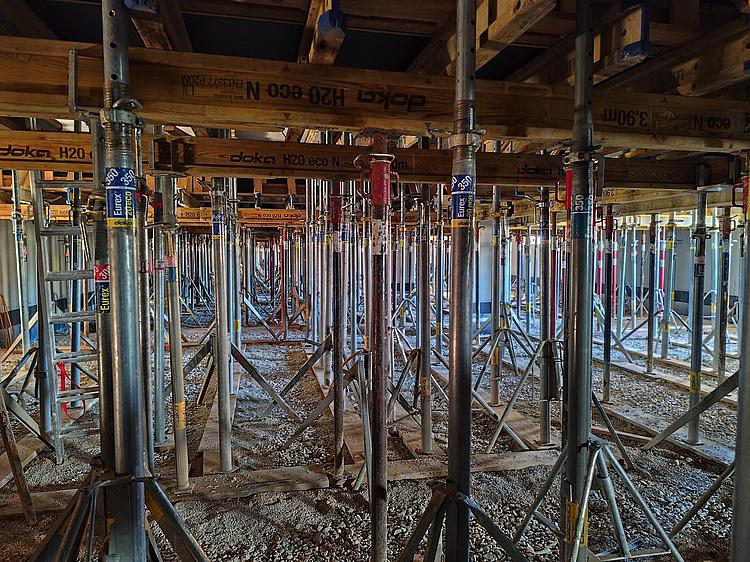 Rohbaustelle mit Tiefgarage der Firma Ehrenreich GmbH in Steinberg am See