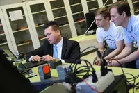 Praxiswissen vom Branchenprofi: Die angehenden Qualitätsfachleute des Berufsförderungswerks Eckert beim Workshop mit Experten von KEYENCE Praxiswissen vom Branchenprofi: Die angehenden Qualitätsfachleute des Berufsförderungswerks Eckert beim Workshop mit Experten von KEYENCE