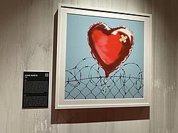 Kunstwerk aus der Banksy-Ausstellung in München 2025