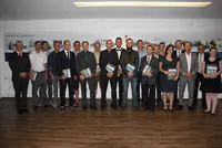 Die Jahrgangsbesten Staatlich geprüften Techniker erhielten einen Buchpreis. Die Jahrgangsbesten Staatlich geprüften Techniker erhielten einen Buchpreis.