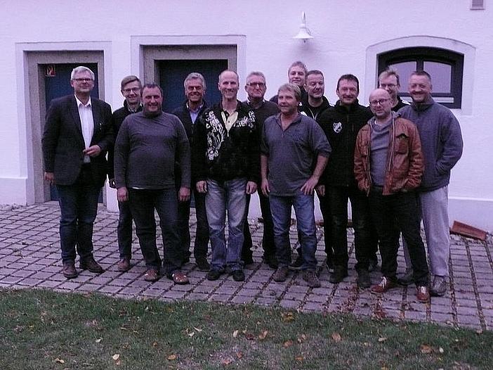 Die Industriemeister-Absolventen aus dem Jahr 2000 verbrachten drei Tage im Jugendhaus Dornach (Eichendorf). Die Industriemeister-Absolventen aus dem Jahr 2000 verbrachten drei Tage im Jugendhaus Dornach (Eichendorf).