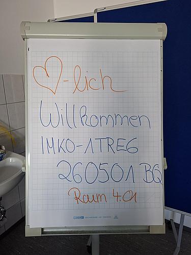 Herzlich Willkommen auf einem Whiteboard verfasst.