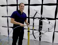 Tobias Jecht – Staatlich geprüfter Techniker für Fahrzeugtechnik und Elektromobilität – am Arbeitsplatz bei der CSA Group Bayern Tobias Jecht – Staatlich geprüfter Techniker für Fahrzeugtechnik und Elektromobilität – am Arbeitsplatz bei der CSA Group Bayern