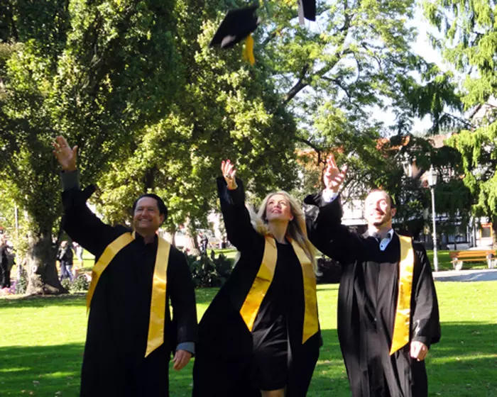 Akademische Ausbildung und fundiertes Praxiswissen: Die Bachelor- und Master-Absolventen des DIPLOMA-Studienzentrums Regenstauf haben beides. Akademische Ausbildung und fundiertes Praxiswissen: Die Bachelor- und Master-Absolventen des DIPLOMA-Studienzentrums Regenstauf haben beides.