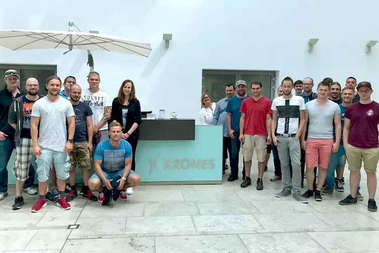Fach-Know-how vom Brancheninsider: Gleich zwei Studierenden-Gruppen statteten dem Krones-Werk in Neutraubling dieses Semester einen Besuch ab Fach-Know-how vom Brancheninsider: Gleich zwei Studierenden-Gruppen statteten dem Krones-Werk in Neutraubling dieses Semester einen Besuch ab