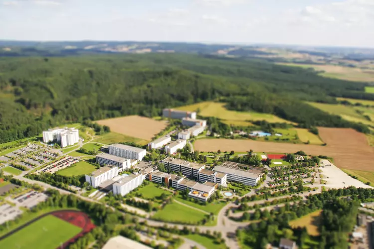 Wir heißen alle Neuankömmlinge herzlich Willkommen am Campus und freuen uns auf eine aufregende und lehrreiche Zeit!