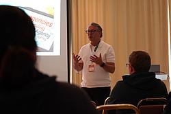 Vorstandmitglied Stephan Koller eröffnet die Veranstaltung.