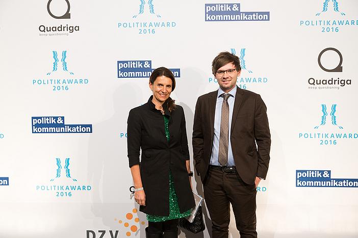 Andrea Radlbeck (Pressesprecherin der Eckert Schulen) und Johannes Müller (Mitarbeiter Online-Marketing) vertraten zum 14. Politikaward die Eckert Schulen in Berlin