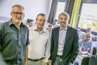 (v.l.n.r.) Karl Meier (Dozent, Technikerschule Regenstauf), Jörg Müller (Referent SLV München) und Carsten Seefelder (Fachbereichsleiter Maschinenbau, Technikerschule Regenstauf) (v.l.n.r.) Karl Meier (Dozent, Technikerschule Regenstauf), Jörg Müller (Referent SLV München) und Carsten Seefelder (Fachbereichsleiter Maschinenbau, Technikerschule Regenstauf)