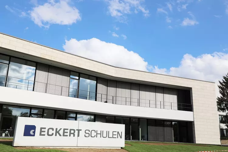 Der Fokus auf Praxis, Innovation, Betreuung und Qualität ist das Fundament für die Exzellenz, die das Magazin „Focus“ jetzt mit der Auszeichnung der Eckert Schulen als Deutschlands „Top-Anbieter für Weiterbildung 2024“ besonders würdigt. Foto: Eckert Schu