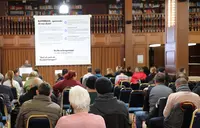 Christian Lohmeier und Mario Langbein, zwei erfahrene Coaches vom Regionalen Bildungszentrum Eckert am Standort Kelheim, beleuchteten unter dem Motto „Be-WERBUNG: Spannender als man denkt“ vielseitige Perspektiven einer idealen Bewerbung. Christian Lohmeier und Mario Langbein, zwei erfahrene Coaches vom Regionalen Bildungszentrum Eckert am Standort Kelheim, beleuchteten unter dem Motto „Be-WERBUNG: Spannender als man denkt“ vielseitige Perspektiven einer idealen Bewerbung.