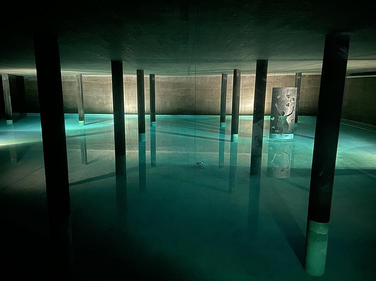 Blick in den unterirdischen Wasserspeicher der REWAG auf den Winzerer Höhen.