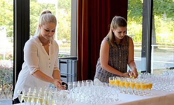 Die Prüfungsbesten der Staatlich geprüften Techniker und Staatlich geprüften Hotelbetriebswirte