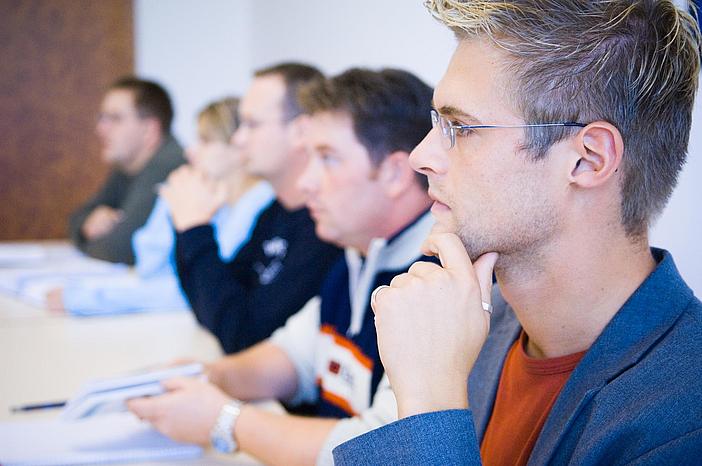 Die neugegründete Fachakademie für Wirtschaft am Campus der Eckert Schulen Regenstauf bietet die zukunftsorientierte Weiterbildung zum Staatlich geprüften Betriebswirt. Die neugegründete Fachakademie für Wirtschaft am Campus der Eckert Schulen Regenstauf bietet die zukunftsorientierte Weiterbildung zum Staatlich geprüften Betriebswirt.