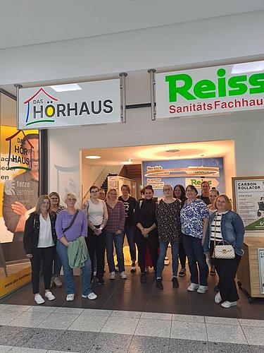 Gruppenfoto vor Reiss