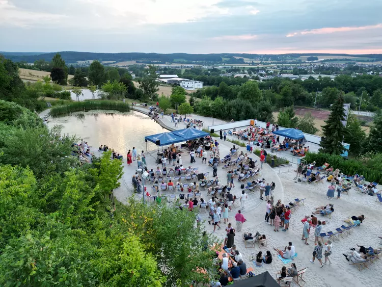 Eckert Beach Der Eckert Beach gefüllt mit vielen Menschen.