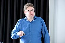 Er ist der Experte für zeitgemäße und effiziente Schalungstechnik: Dipl. Ing. (FH) Stephan Hacker von der Firma Deutsche Doka Schalungstechnik GmbH Er ist der Experte für zeitgemäße und effiziente Schalungstechnik: Dipl. Ing. (FH) Stephan Hacker von der Firma Deutsche Doka Schalungstechnik GmbH