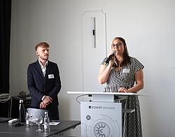 Rehabilitanden stellen ihr Projekt Mamalife family vor